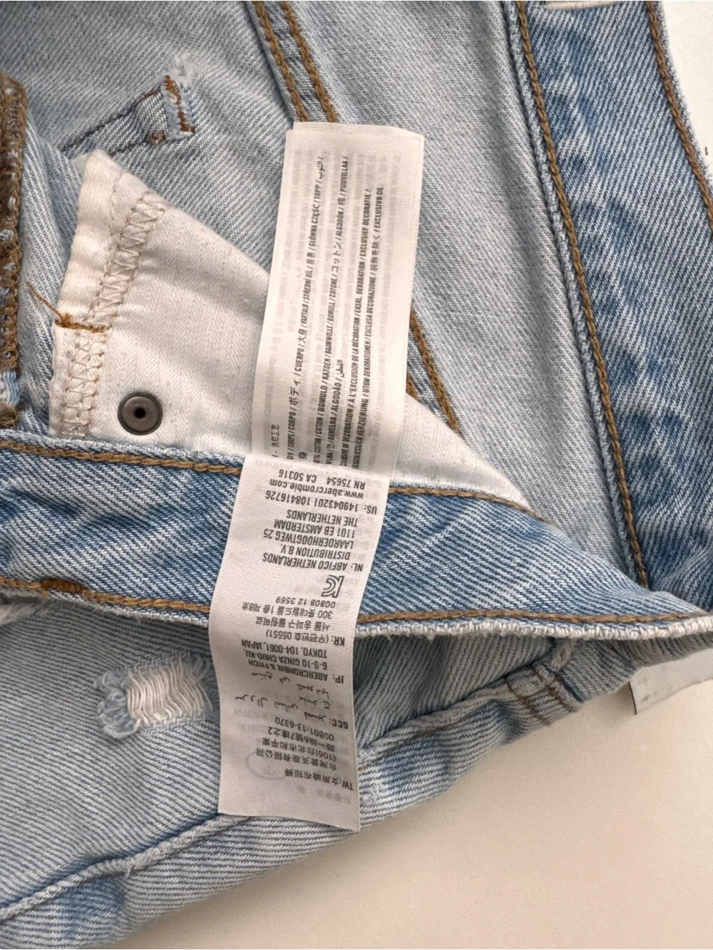 Abercrombie & Fitch Curve Love Mid Rise Boyfriend Shorts 27 / 4 Distressed Denim